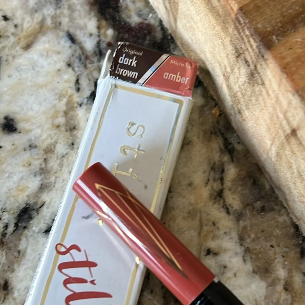 🐶💕Stila Dual Ended Liquid Eye Liner Amber & Dark Brown